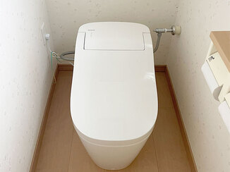 トイレリフォーム 泡クッション機能で快適に！コンパクトなタンクレストイレ